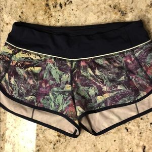 Lulu lemon speed up short 2.5”